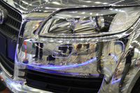 Audi Q7 оклейка серебряной хром плёнкой