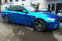 BMW M5 стайлинг синей зеркальной плёнкой