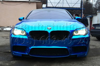 BMW M5 оклейка синей зеркальной плёнкой