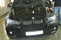 BMW X6 демонтаж плёнки синий хром