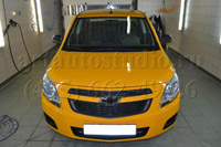 Chevrolet Cobalt LT стайлинг жёлтой глянцевой плёнкой