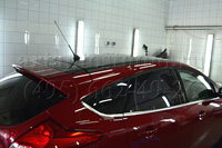 Ford Focus стайлинг крыши чёрной глянцевой плёнкой