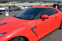 Nissan GTR стайлинг плёнками красная икра и карбоновой
