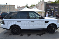 Range Rover стайлинг белой матовой и чёрной карбоновой плёнкой