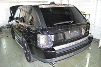 Range Rover стайлинг белой матовой и чёрной карбоновой плёнкой