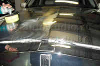 Rolls Royce Phantom оклейка капота зеркальной серебряной плёнкой, полировка кузова