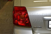 Toyota Avensis тонирование задних фонарей