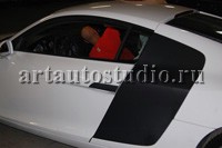 Audi R8 стайлинг карбоновой плёнкой